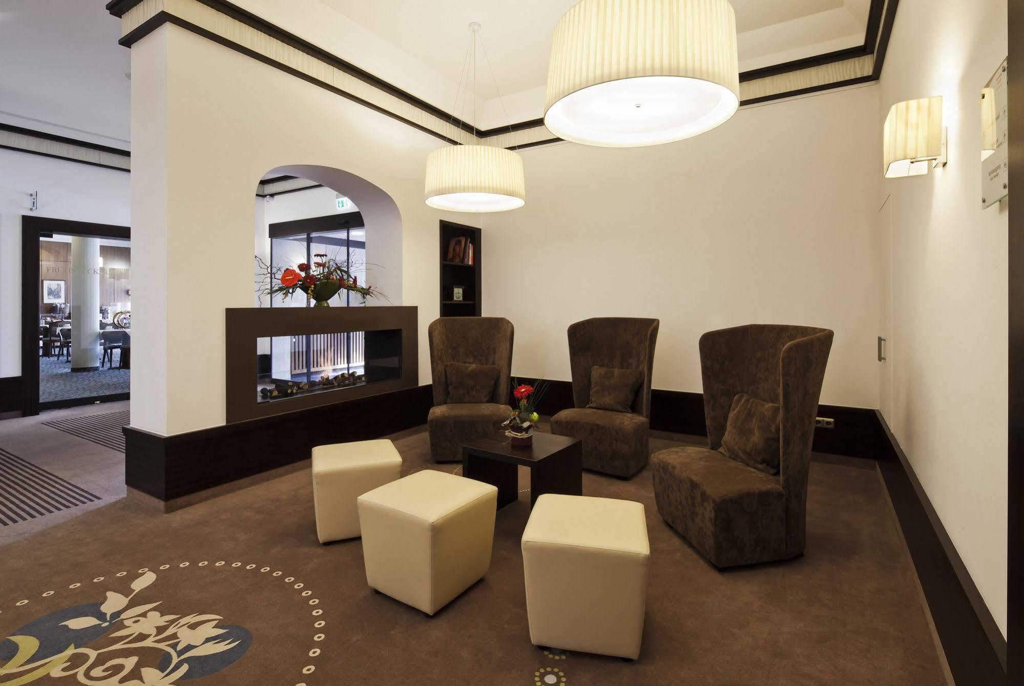 Zeller'S Quartier Otel Königsbrunn Dış mekan fotoğraf