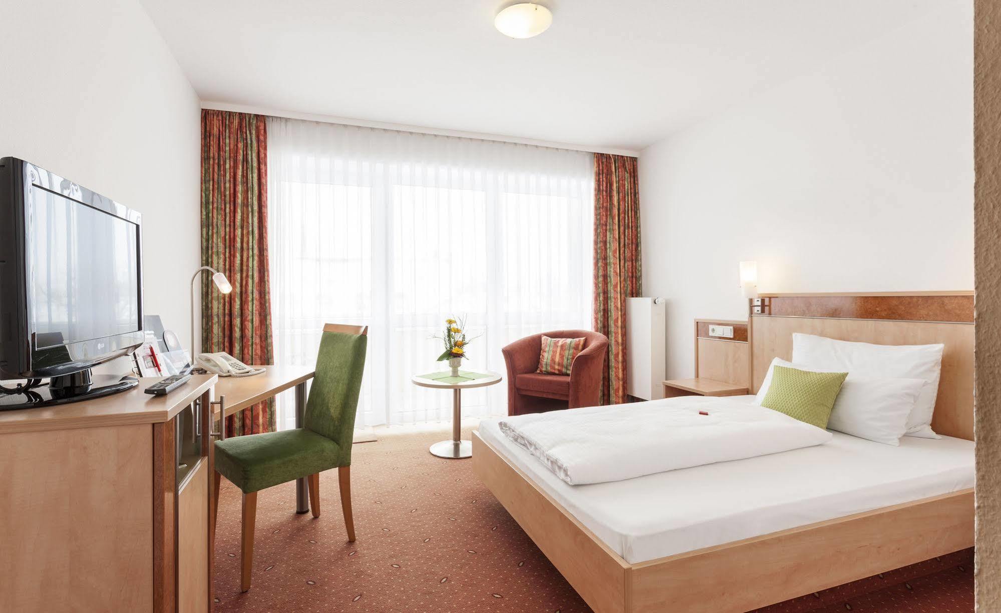 Zeller'S Quartier Otel Königsbrunn Dış mekan fotoğraf