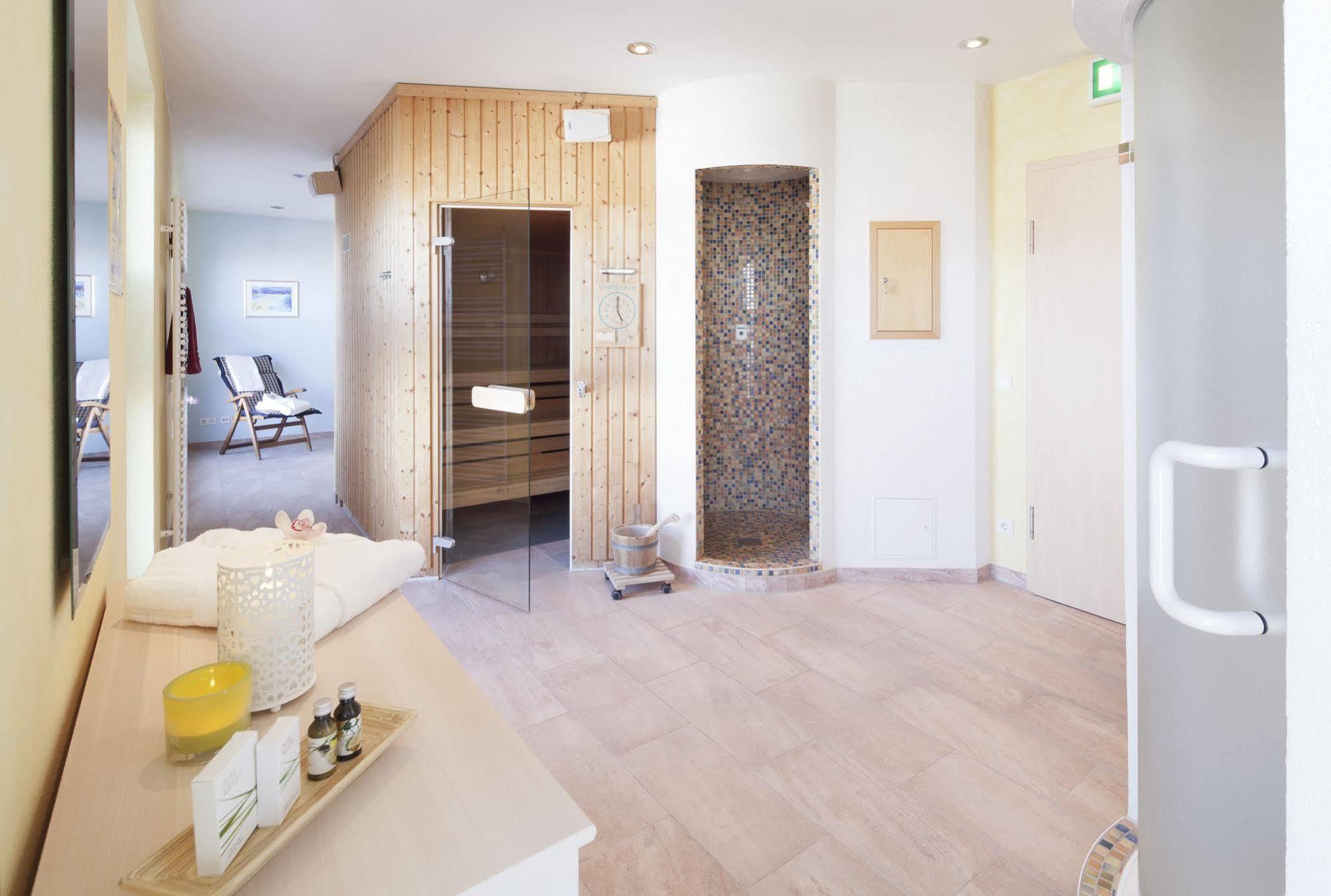Zeller'S Quartier Otel Königsbrunn Dış mekan fotoğraf