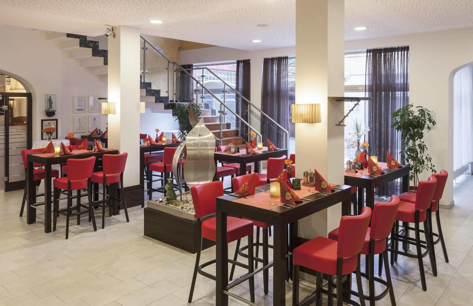 Zeller'S Quartier Otel Königsbrunn Dış mekan fotoğraf